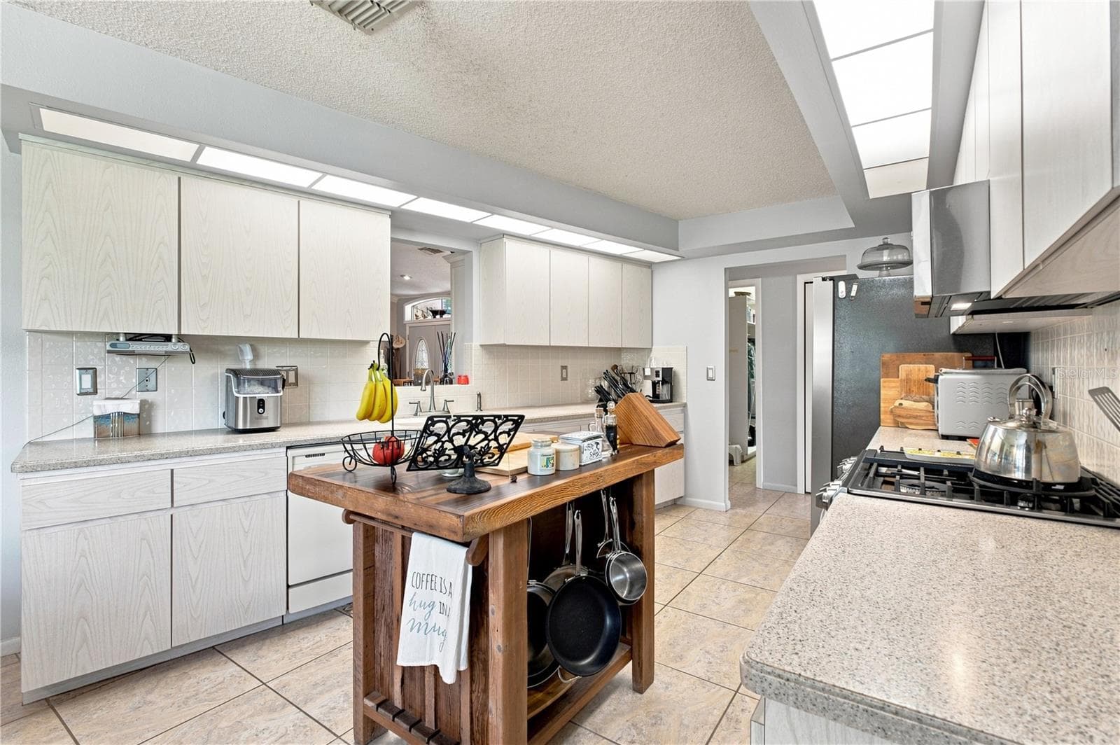 Single Family Residence at 8171 CHAUCER DR, WEEKI WACHEE, photo 20 of 46