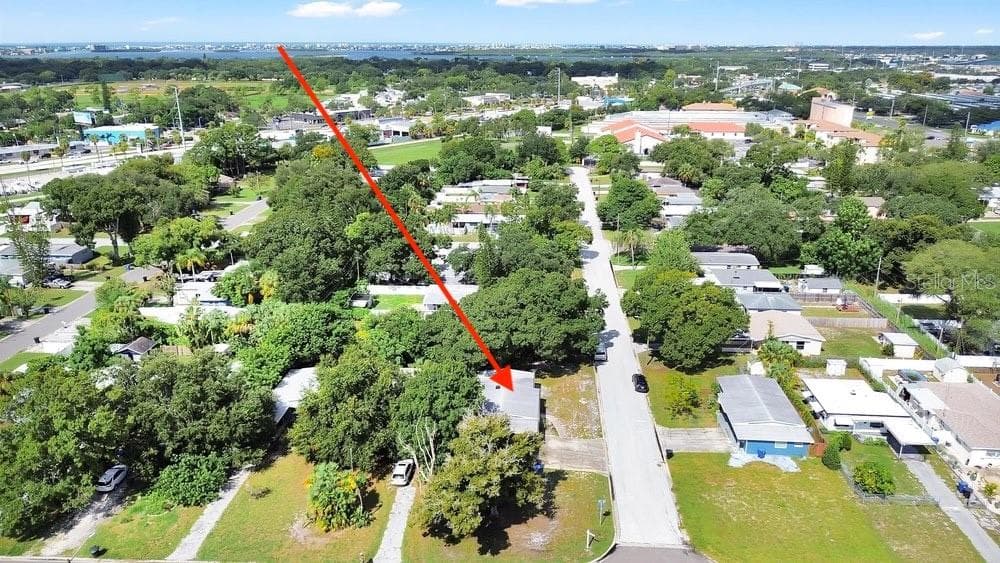 15 Minutes to pristine Gulf Beaches - 7400 36TH AVE N, ST PETERSBURG
