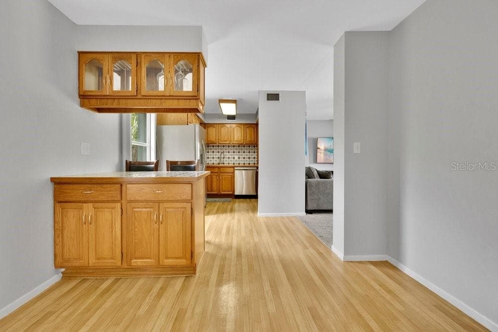 Single Family Residence at 7400 36TH AVE N, ST PETERSBURG, photo 6 of 29