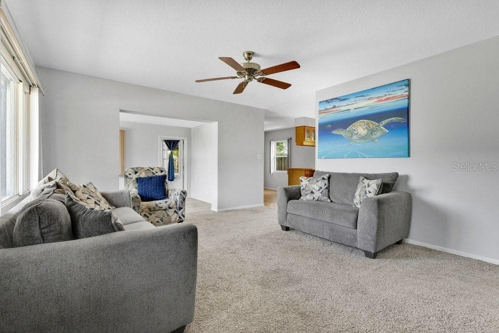 Living area - 7400 36TH AVE N, ST PETERSBURG