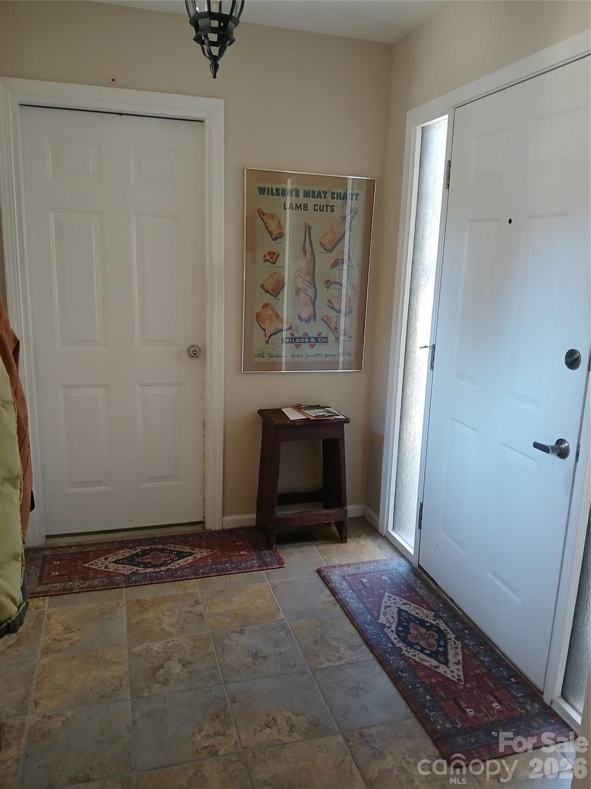 Entrance foyer - 304 red oak Drive, Hendersonville