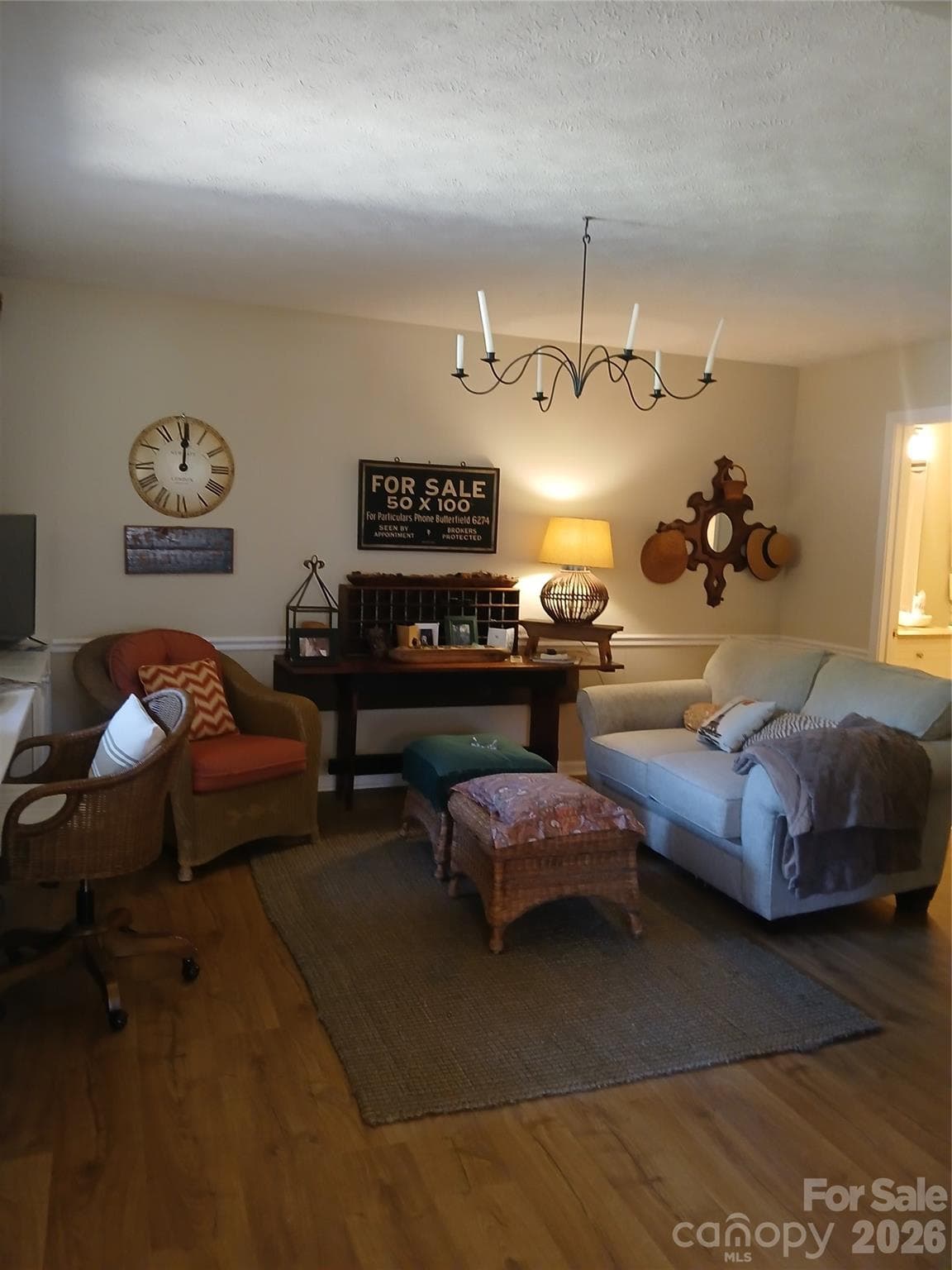 Second bdrm used as office/sitting area - 304 red oak Drive, Hendersonville