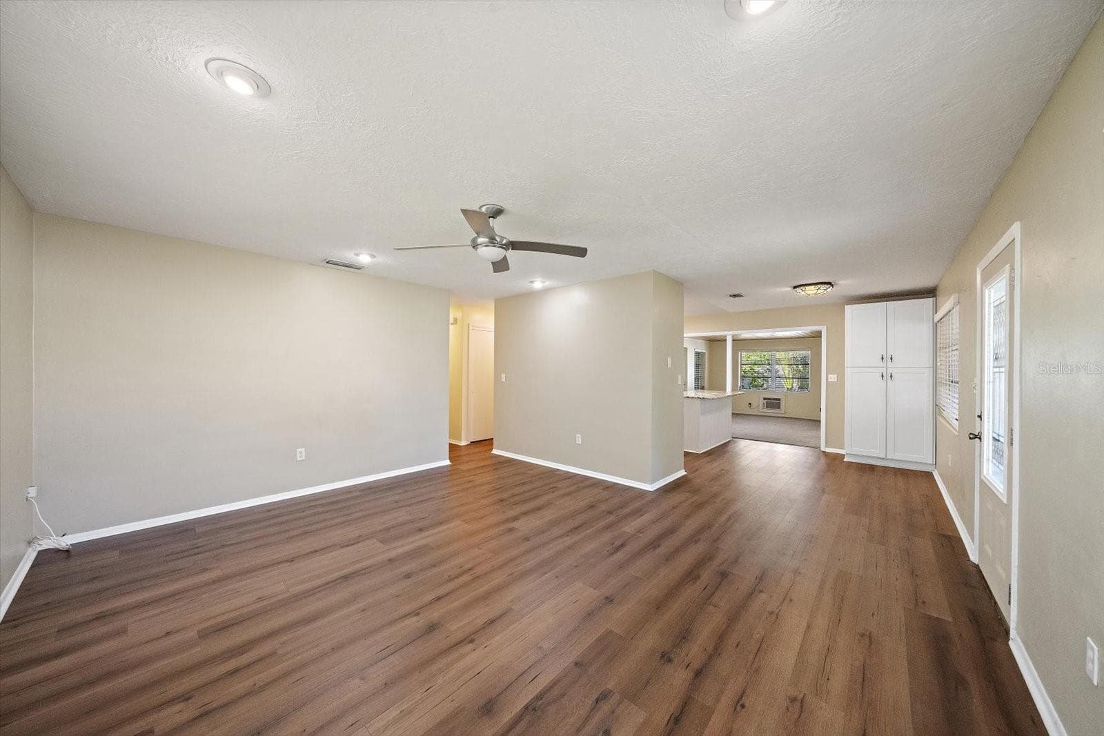 Single Family Residence at 5507 HARBOR RD, BRADENTON, photo 4 of 36