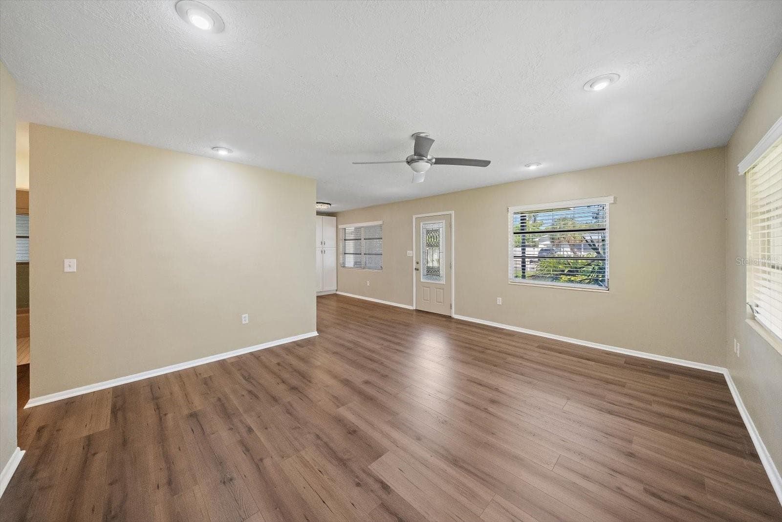 Single Family Residence at 5507 HARBOR RD, BRADENTON, photo 5 of 36