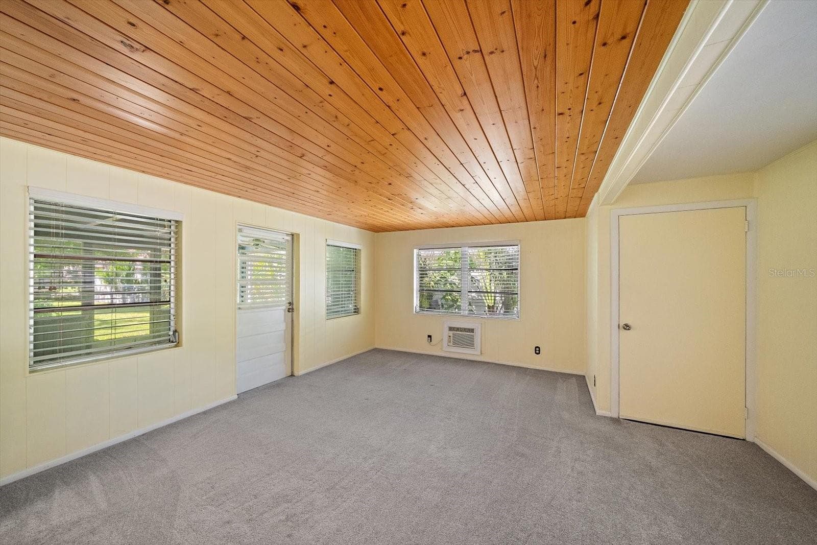 Single Family Residence at 5507 HARBOR RD, BRADENTON, photo 11 of 36