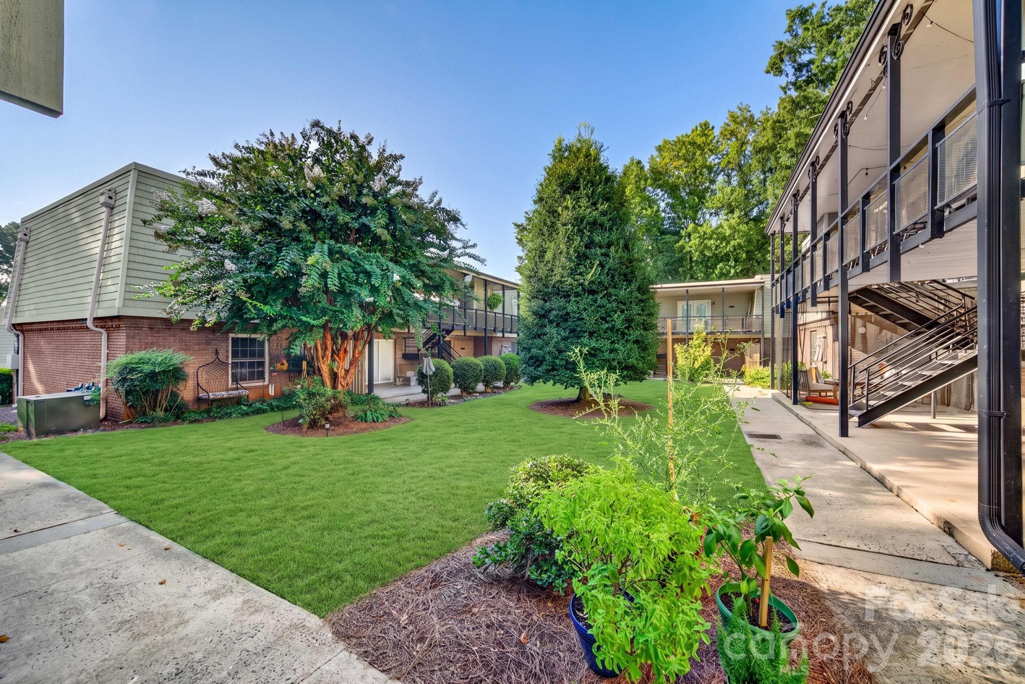 Condominium at 2610 Park Road, Charlotte, photo 26 of 33