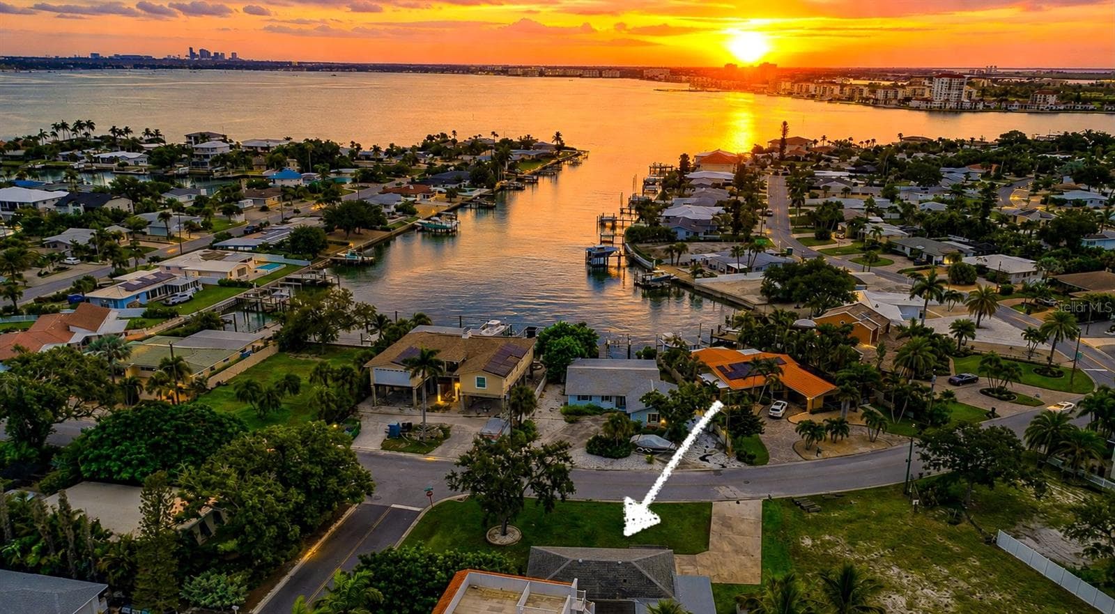 Single Family Residence at 3982 POINSETTIA DR, ST PETE BEACH, photo 6 of 116