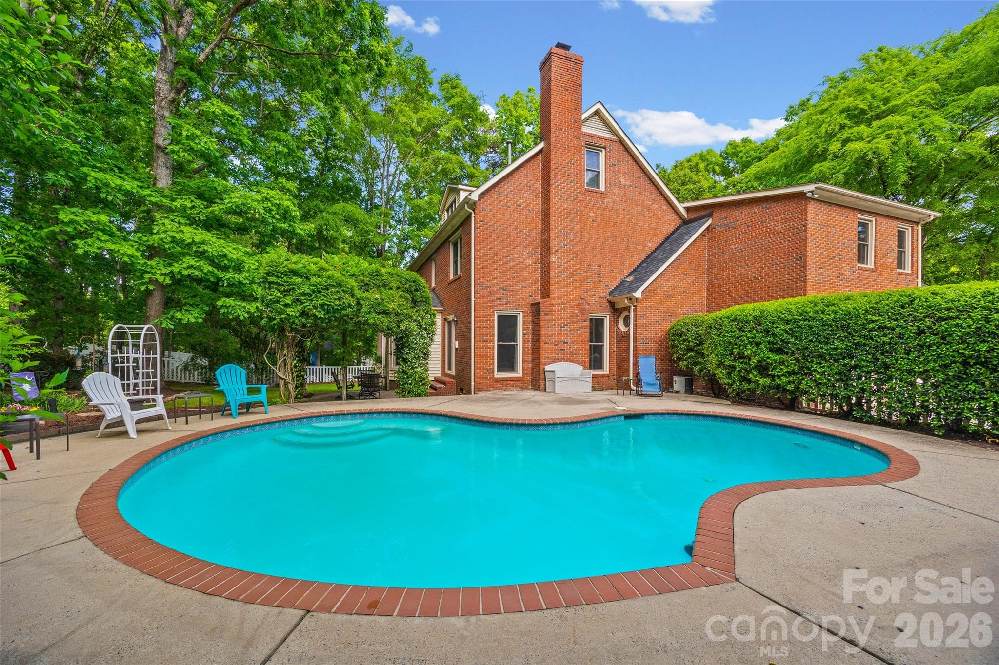 Single Family Residence at 1596 Old Tara Lane, Fort Mill, photo 2 of 37