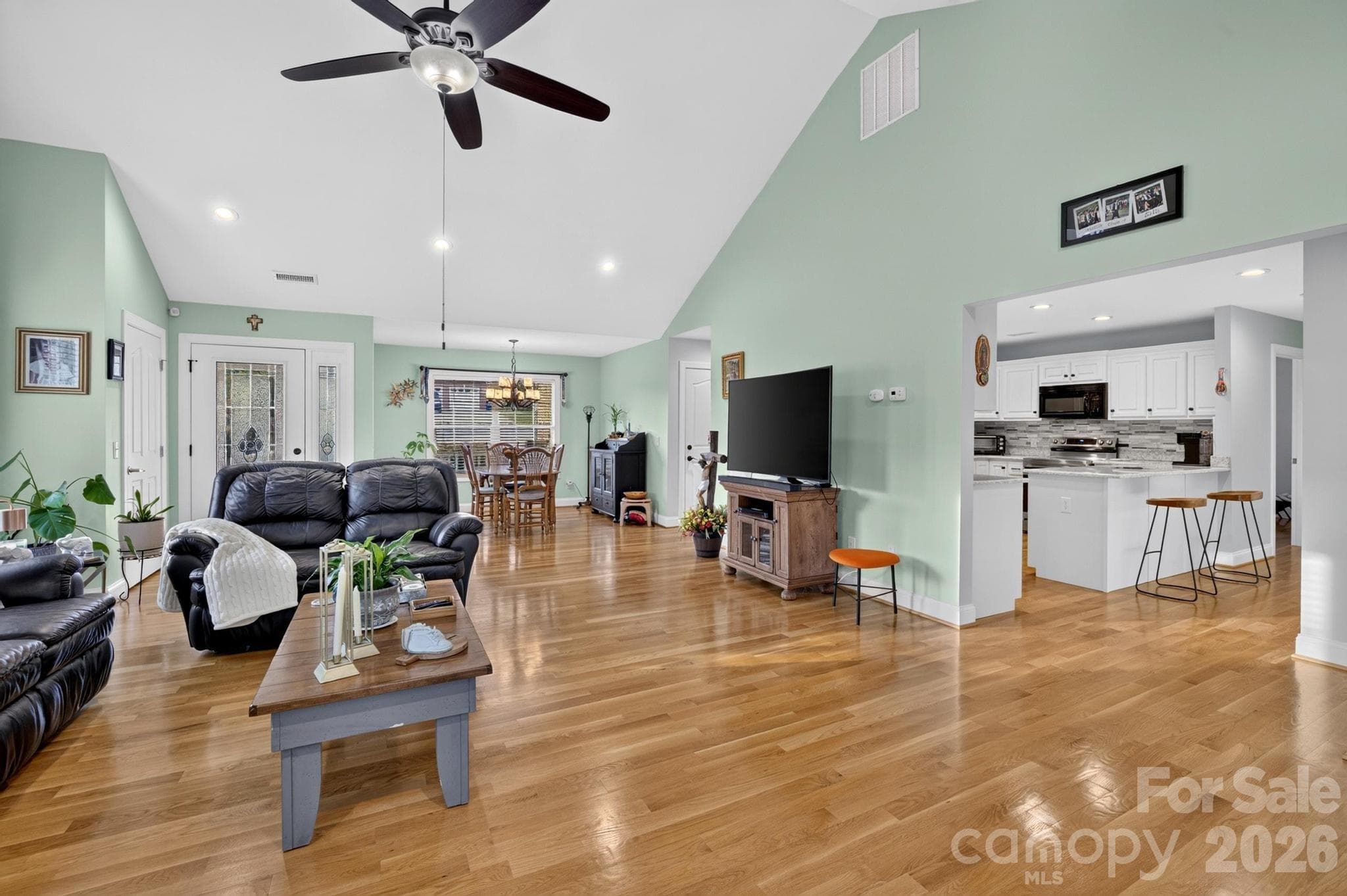 Single Family Residence at 100 Rivercliff Drive, Hudson, photo 13 of 48