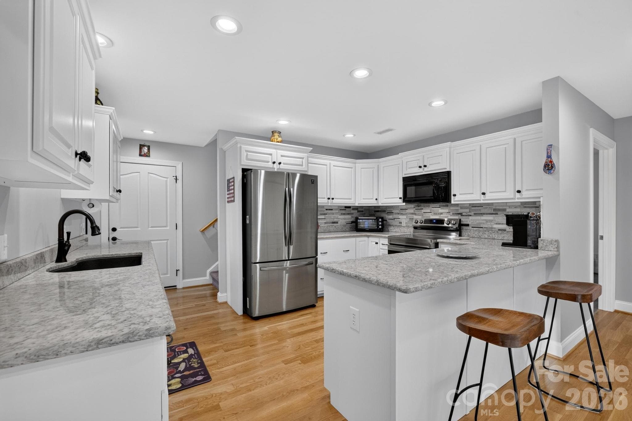 Single Family Residence at 100 Rivercliff Drive, Hudson, photo 20 of 48