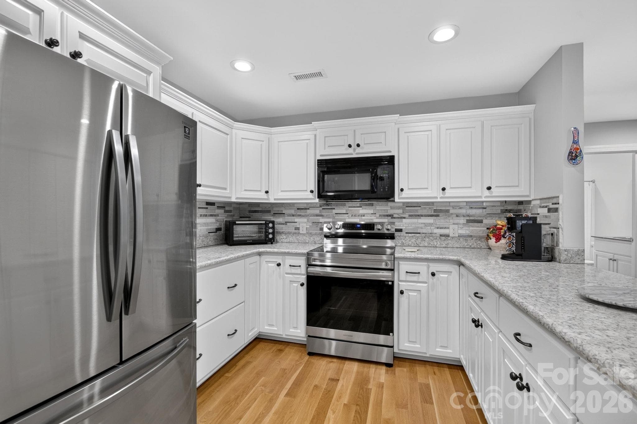 Single Family Residence at 100 Rivercliff Drive, Hudson, photo 21 of 48