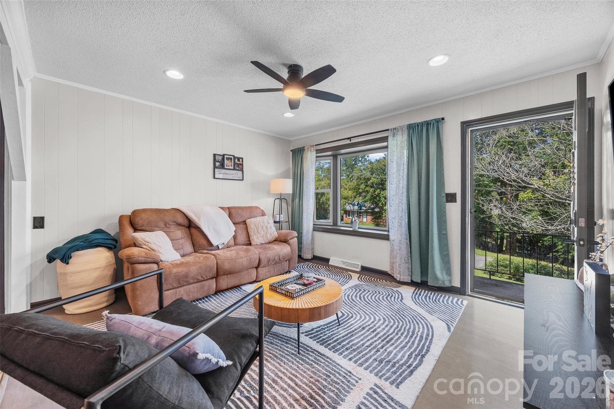 Living Room - 2435 Lewiston Drive, Gastonia