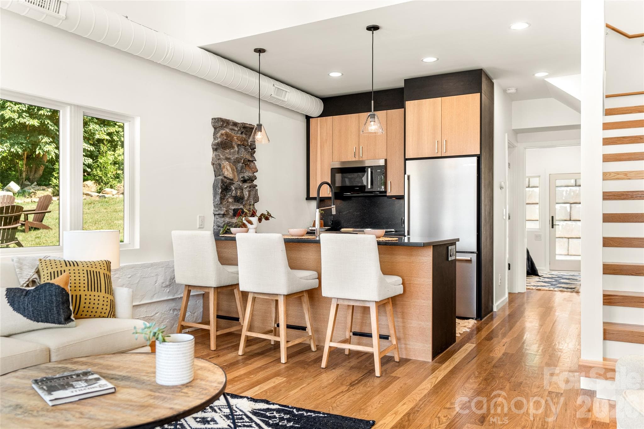 Great flow for entertaining and everyday living. - 4 Roberts Street, Asheville
