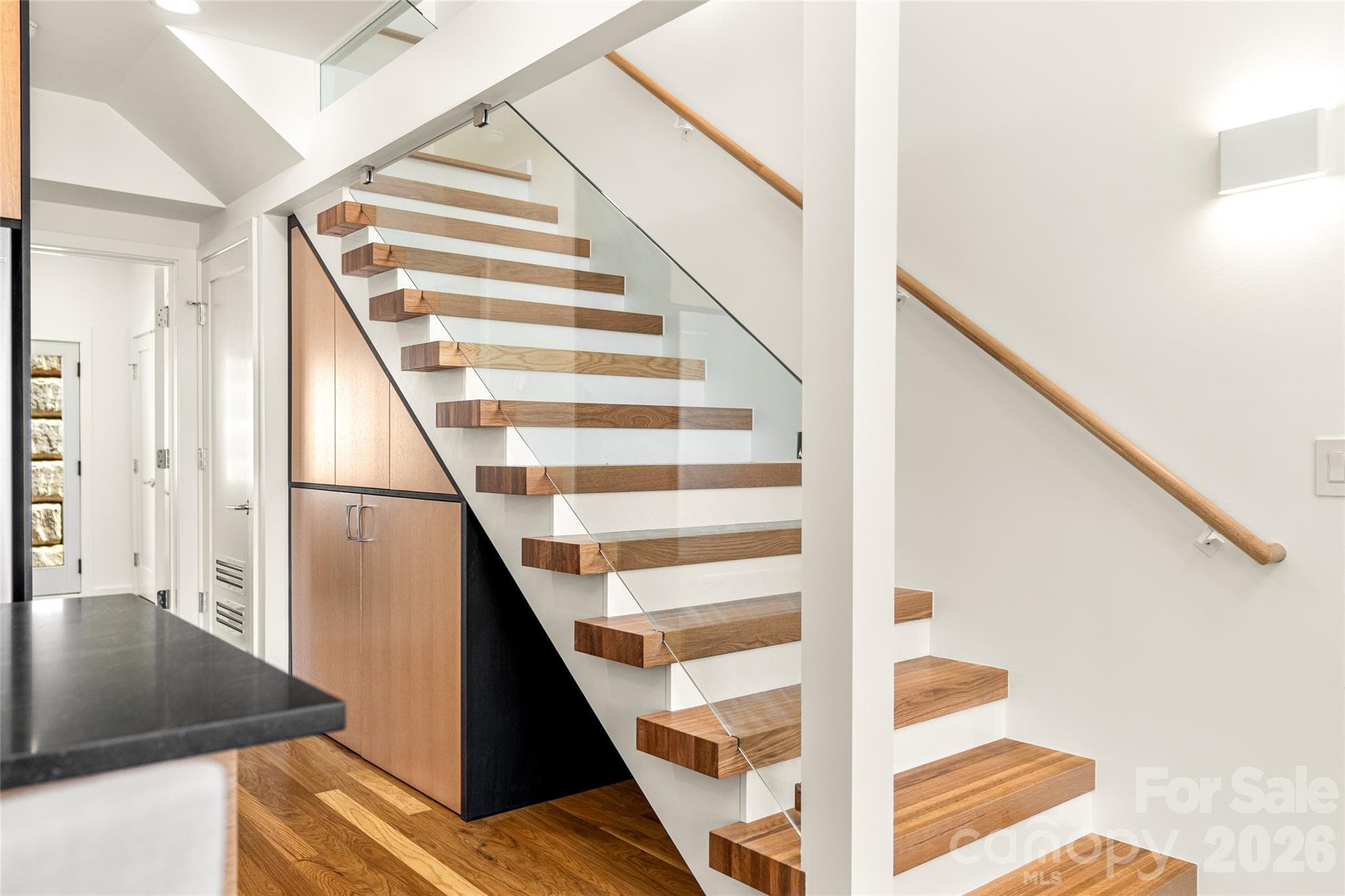 Townhouse at 4 Roberts Street, Asheville, photo 18 of 39
