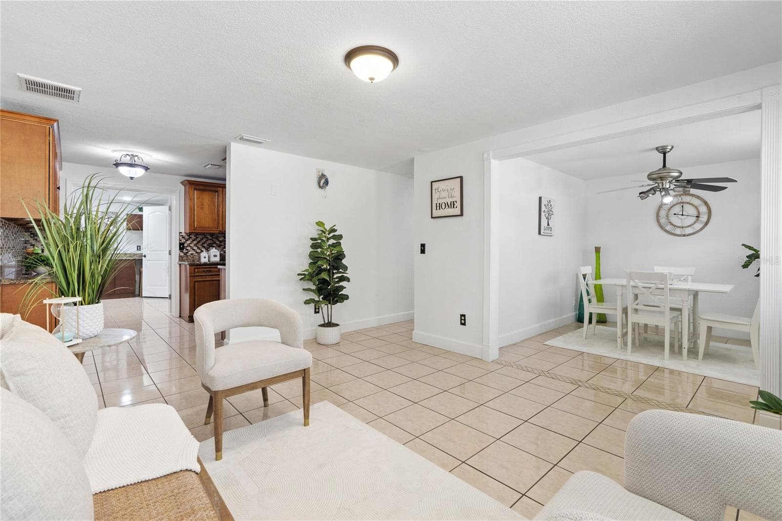Single Family Residence at 6004 W JEAN ST, TAMPA, photo 5 of 40