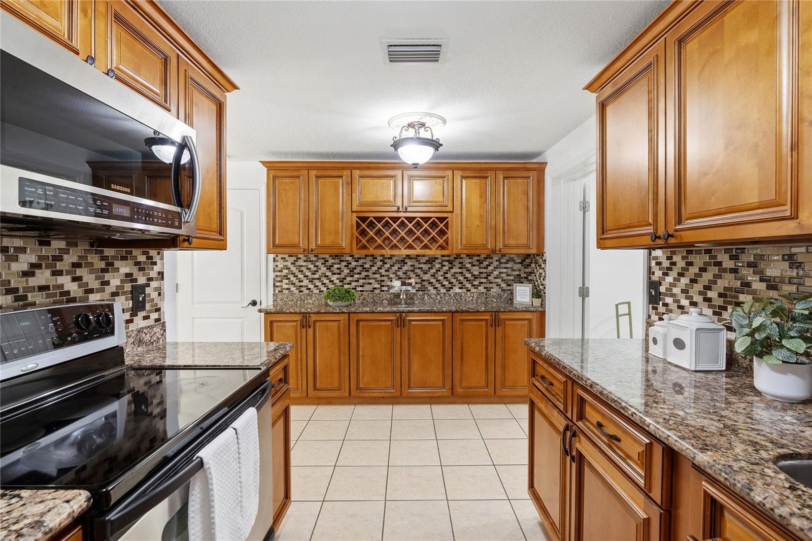 Single Family Residence at 6004 W JEAN ST, TAMPA, photo 11 of 40