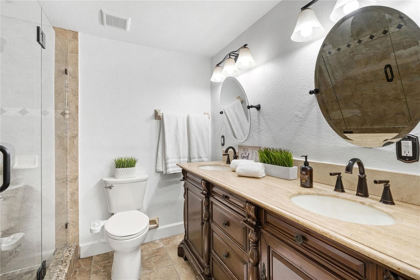 Master bathroom - 6004 W JEAN ST, TAMPA