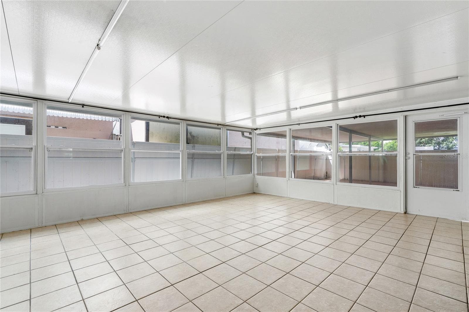 Sunroom - 6004 W JEAN ST, TAMPA