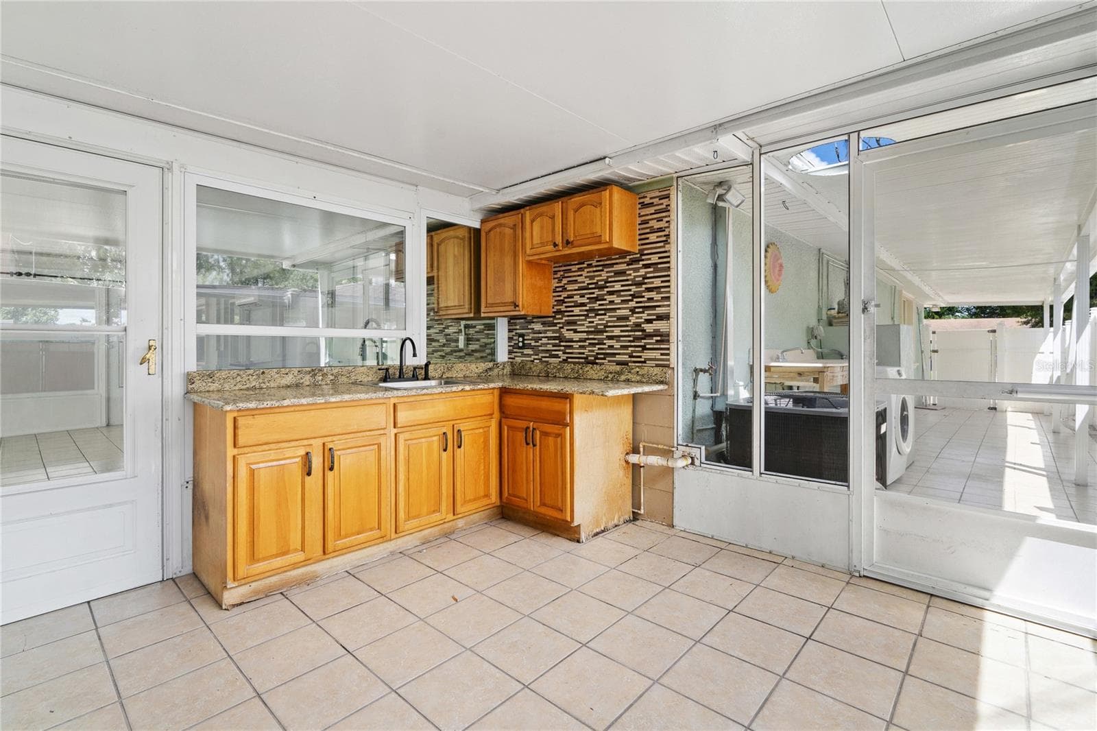 Screened patio - 6004 W JEAN ST, TAMPA
