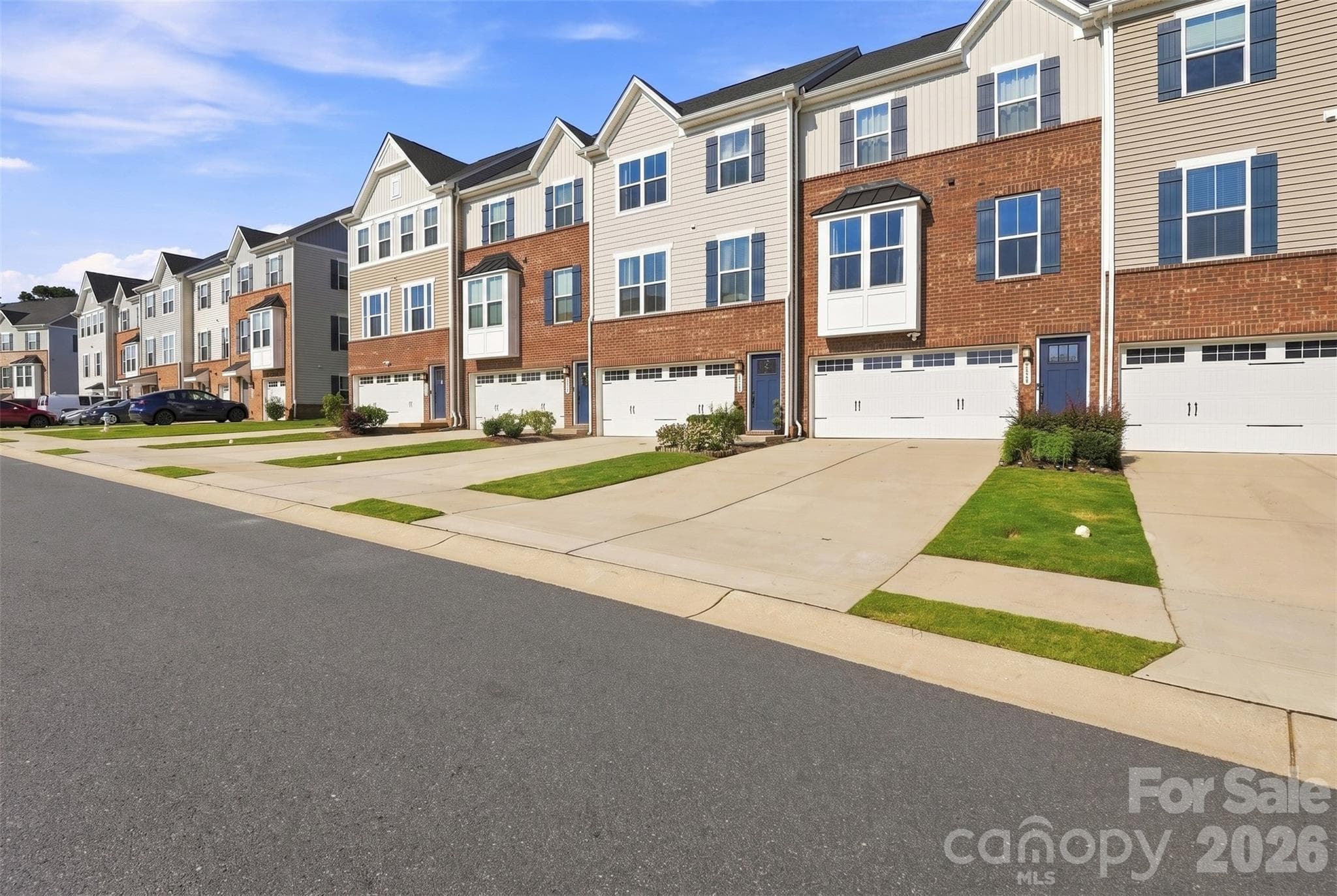 Townhouse at 2586 Grantham Place Drive, Fort Mill, photo 2 of 40