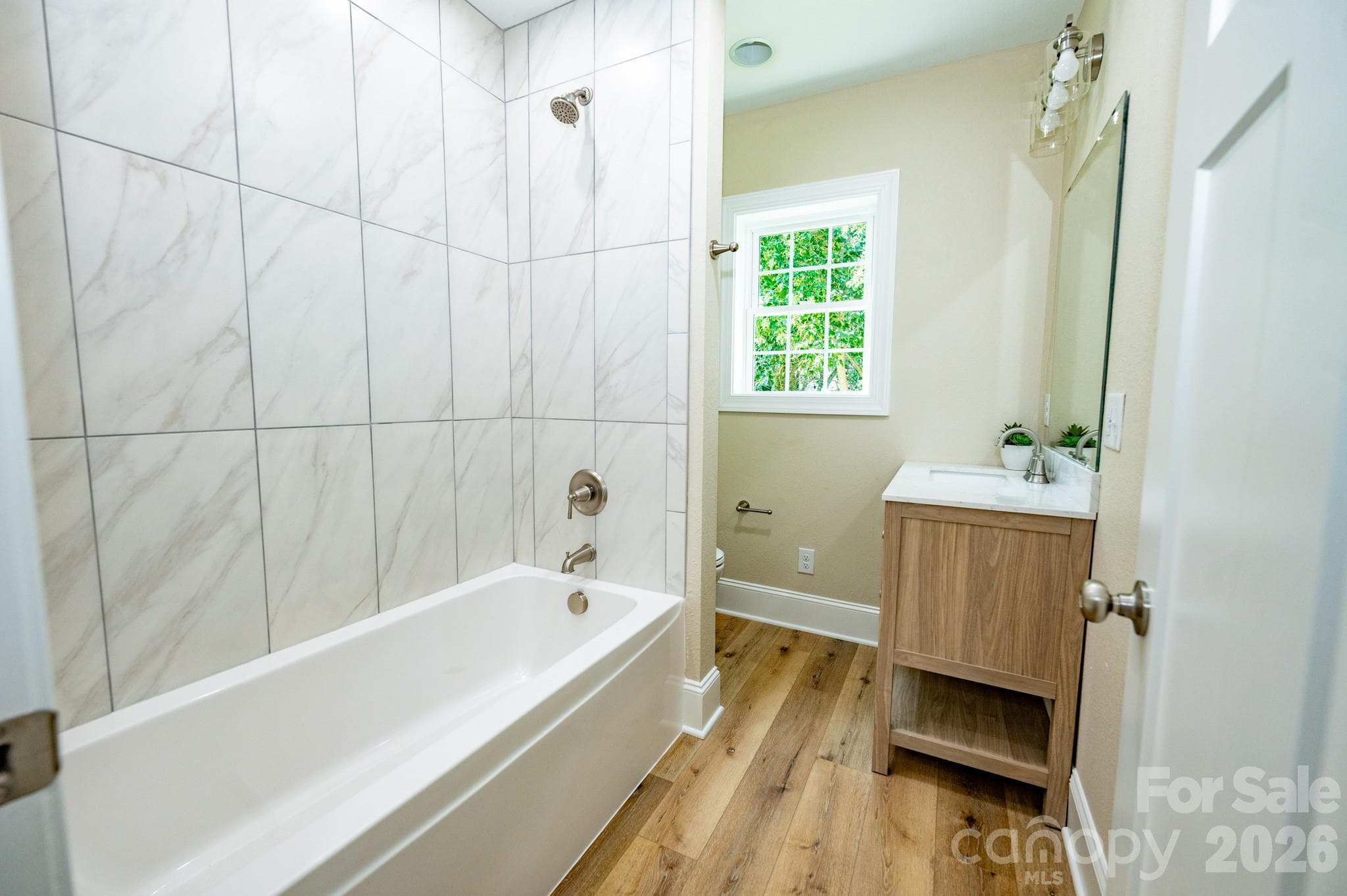 Bathroom - 118 Alexander Street, Forest City