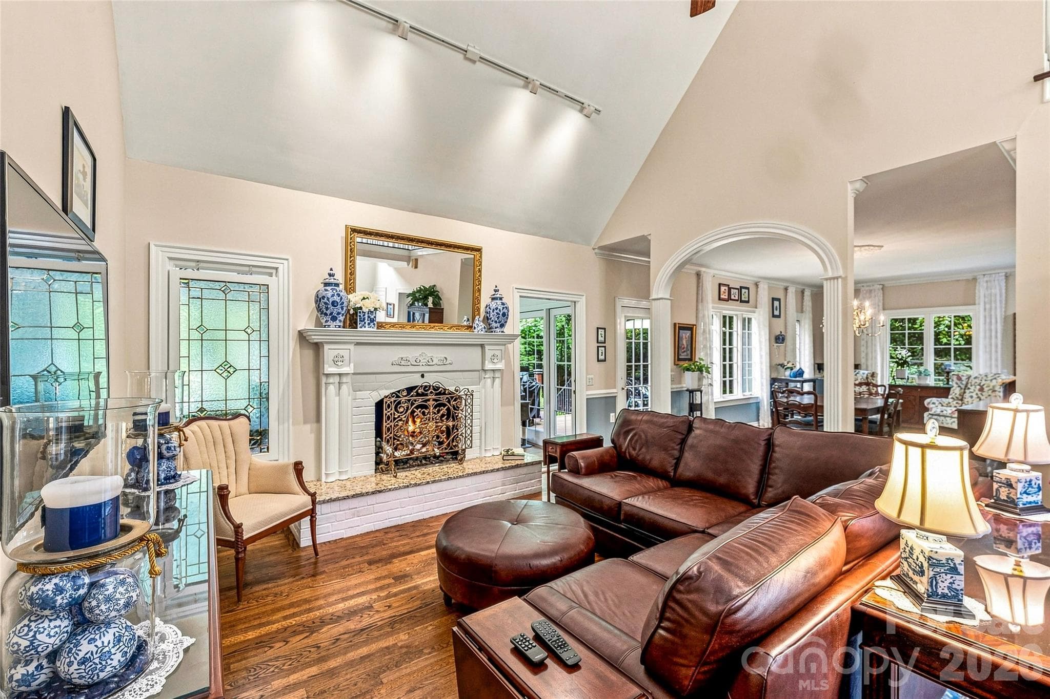Single Family Residence at 11 Tiverton Lane, Asheville, photo 5 of 33