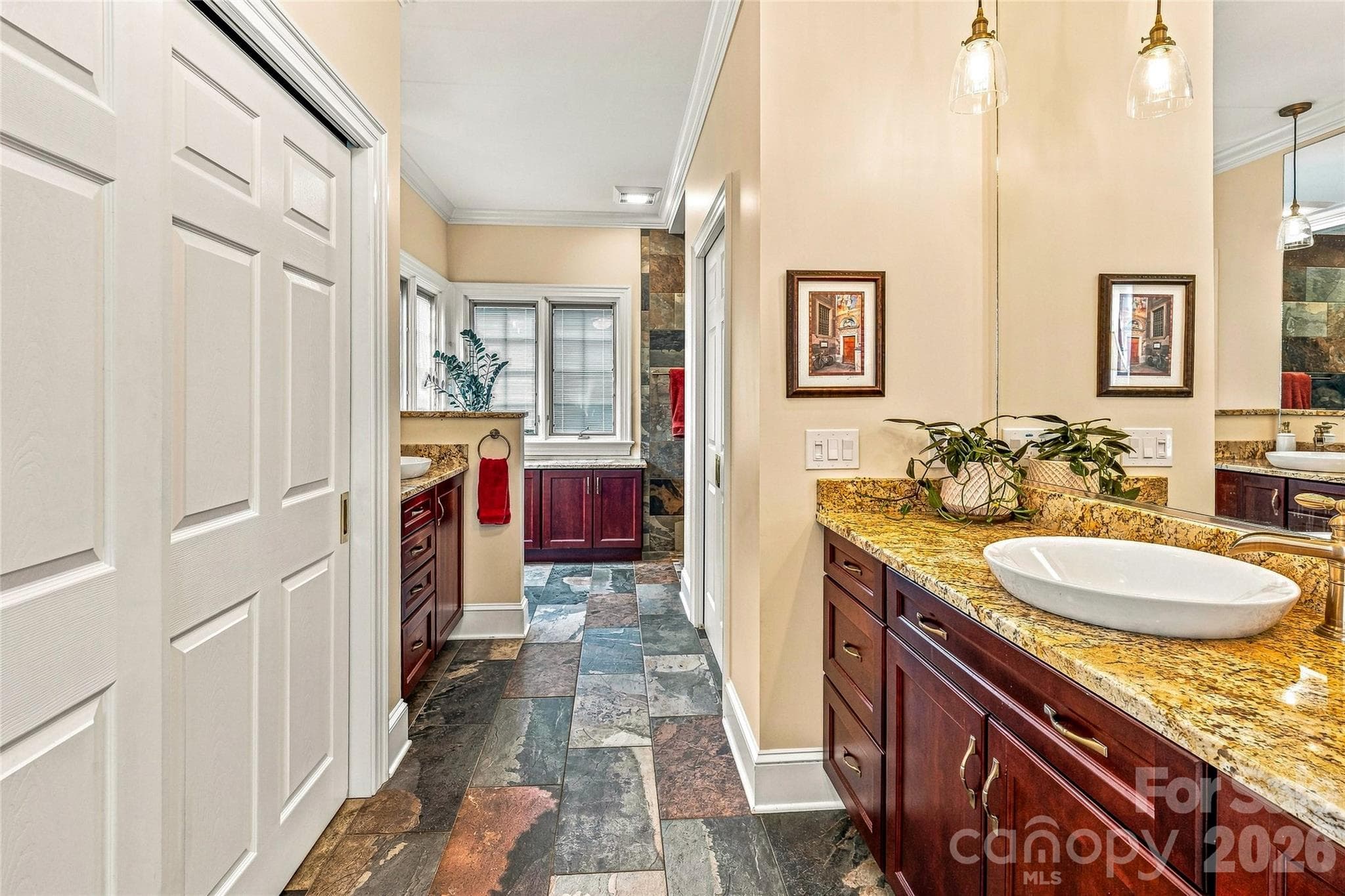 Single Family Residence at 11 Tiverton Lane, Asheville, photo 16 of 33