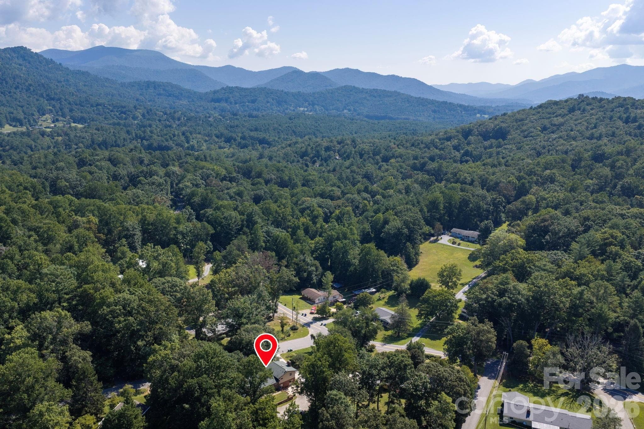 Easy access to Asheville amenities while enjoying the flexibility of being outside city limits - 2 Independence Boulevard, Asheville
