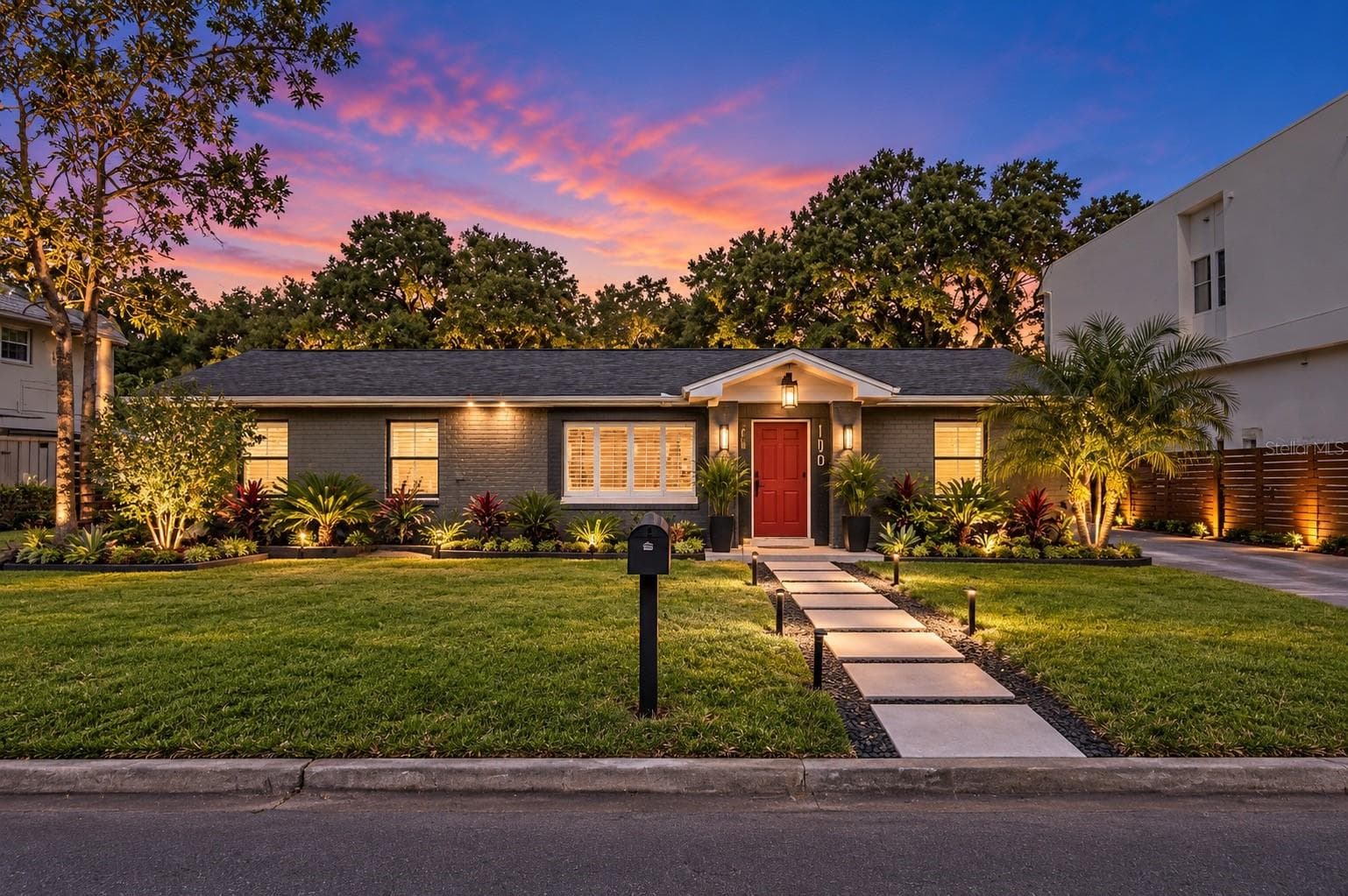 Single Family Residence at 110 N LINCOLN AVE, TAMPA, photo 2 of 60