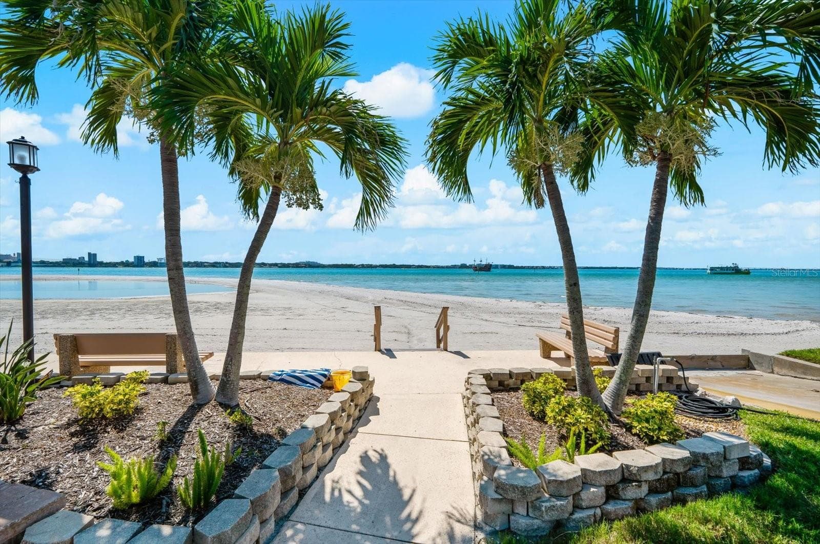 Your entry to the beautiful sands of the private beach area - 868 BAYWAY BLVD #307, CLEARWATER BEACH