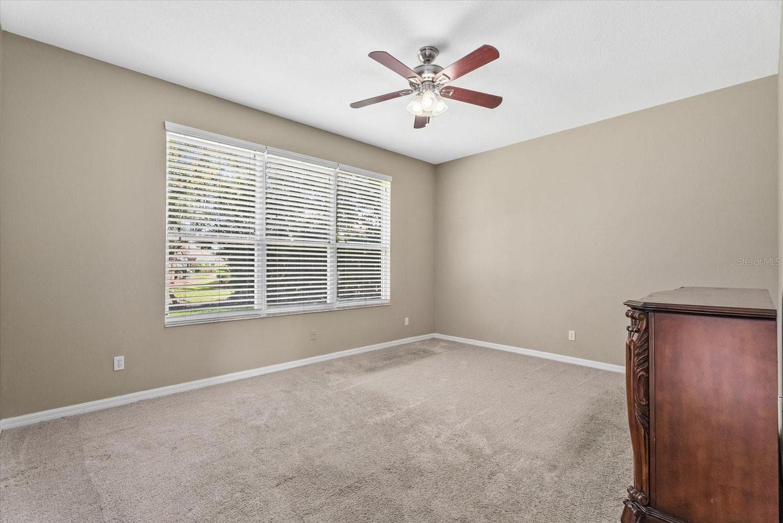 Primary Bedroom - 324 LANGHOLM DR, VENICE