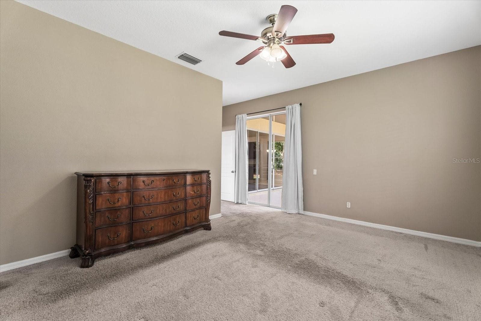 Primary Bedroom - 324 LANGHOLM DR, VENICE