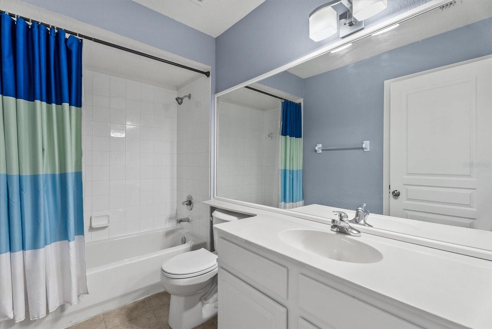 Guest batroom #3 - 324 LANGHOLM DR, VENICE