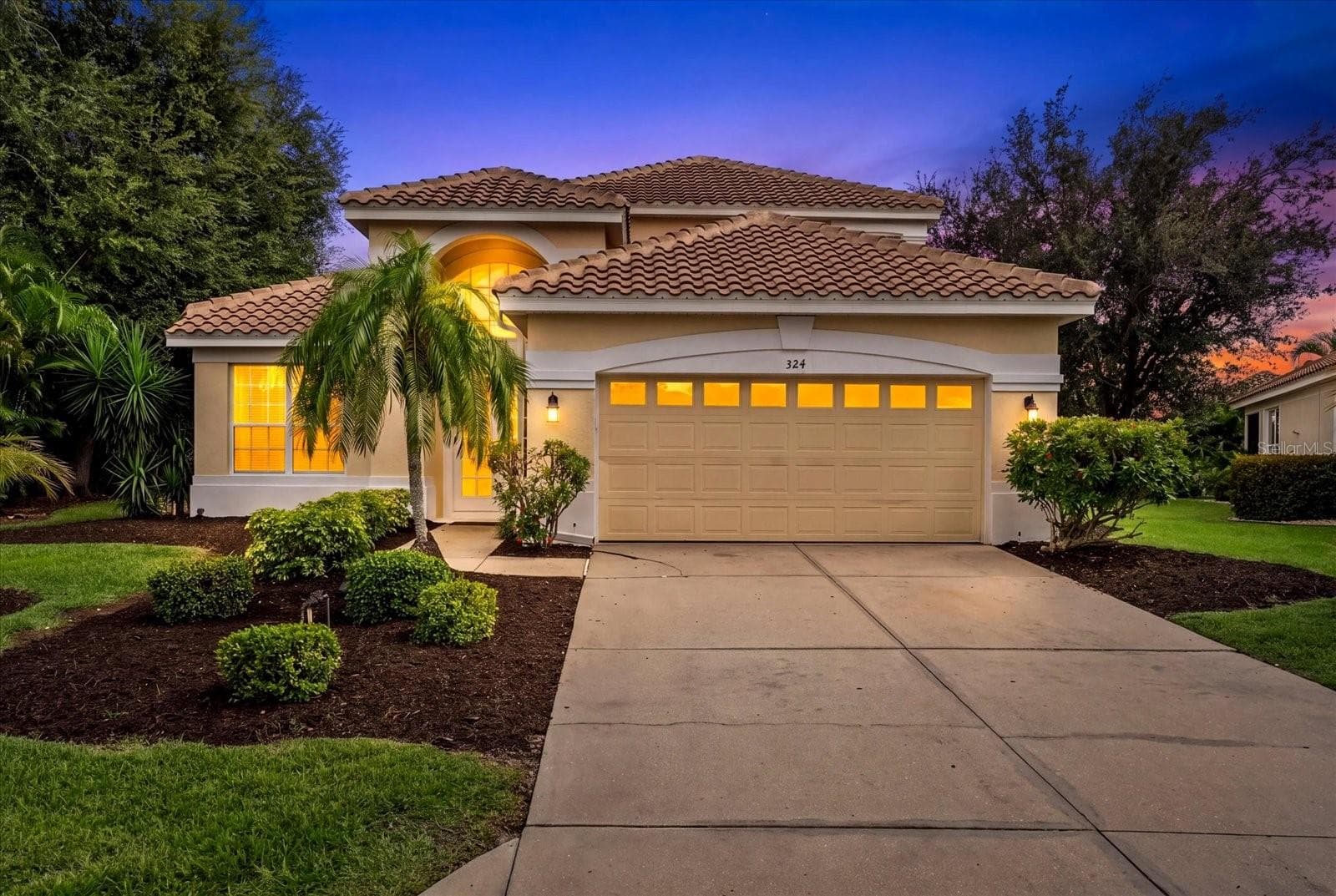 Front Elevation - 324 LANGHOLM DR, VENICE