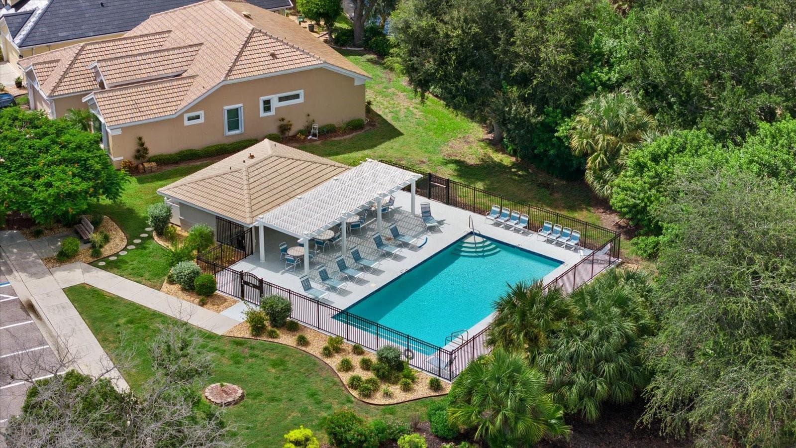 Community Pool Aerial - 324 LANGHOLM DR, VENICE