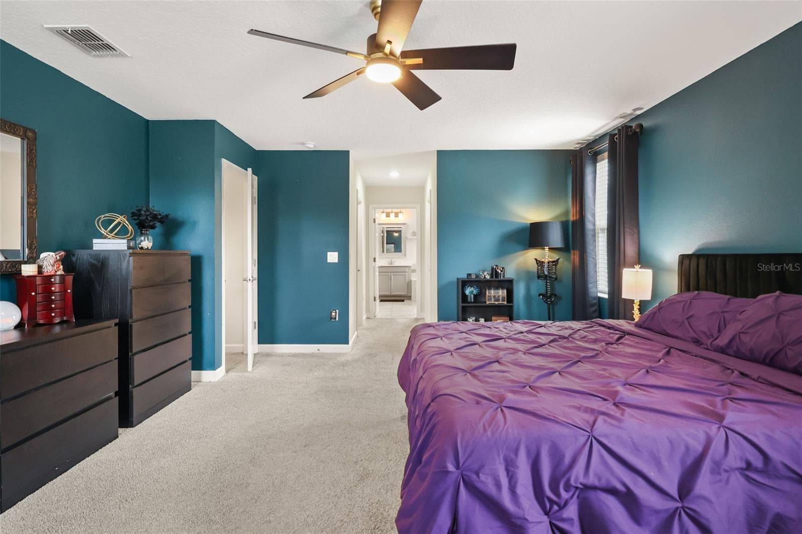 Primary bedroom - 512 WESTCHESTER CT, DAVENPORT
