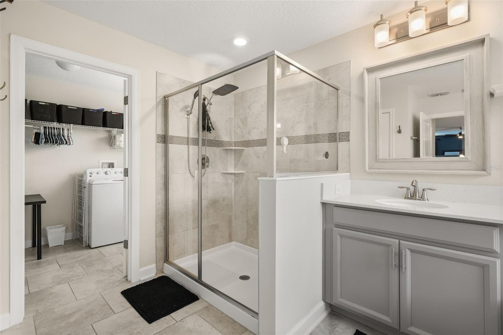 Primary bathroom - 512 WESTCHESTER CT, DAVENPORT