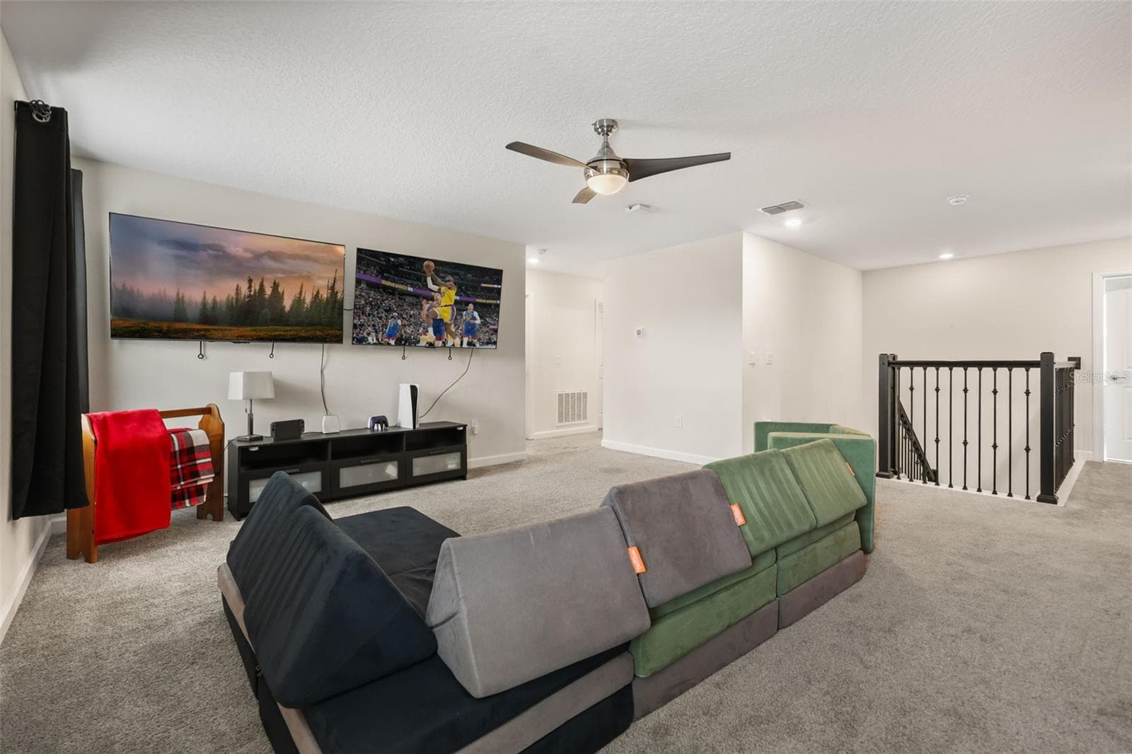 Loft - 512 WESTCHESTER CT, DAVENPORT