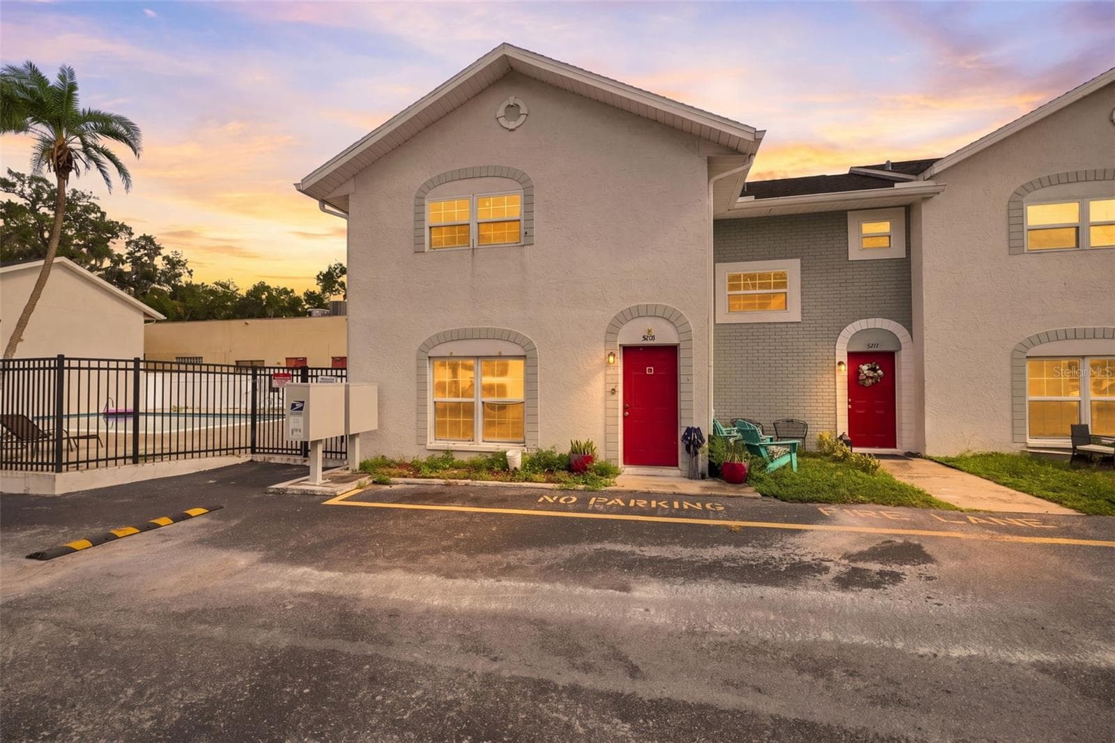 5709 TOWNHOUSE DR