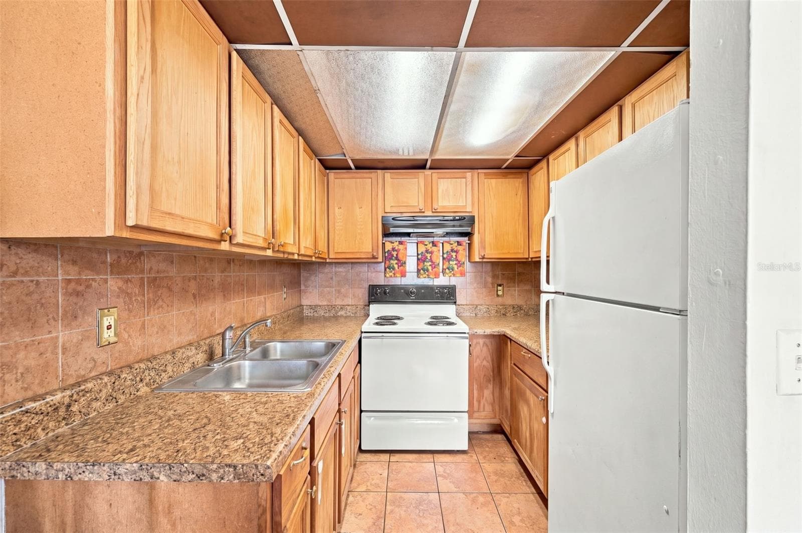 Kitchen - 5709 TOWNHOUSE DR, NEW PORT RICHEY