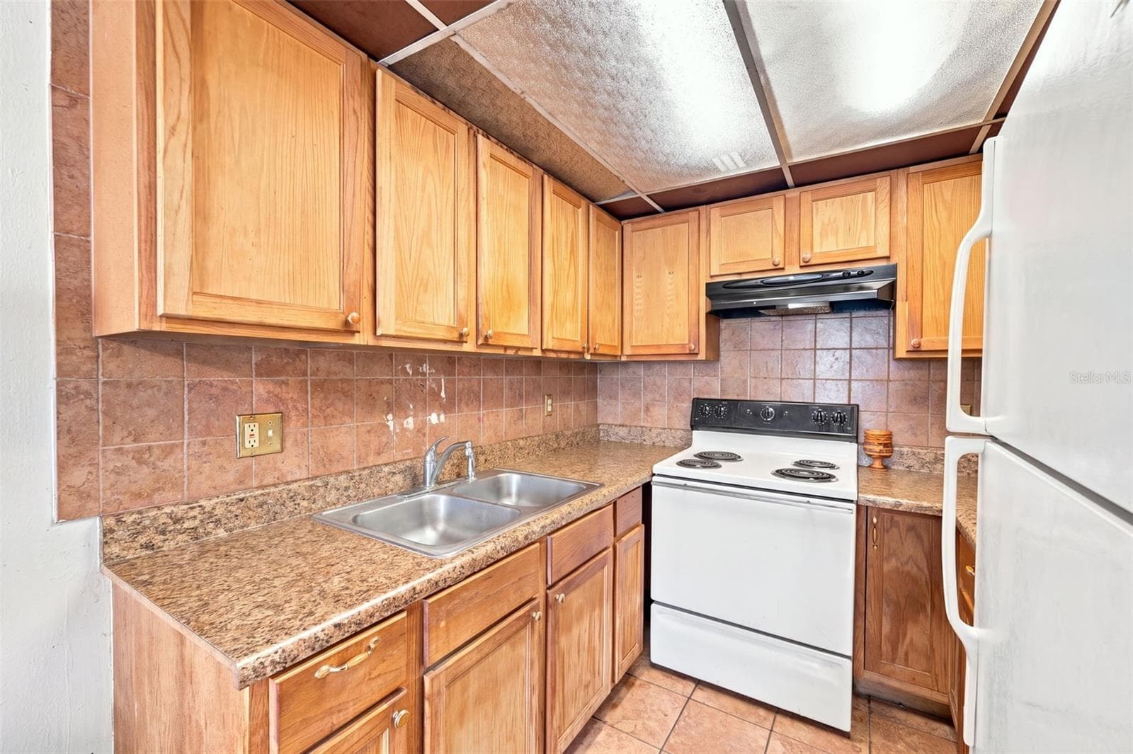Kitchen - 5709 TOWNHOUSE DR, NEW PORT RICHEY