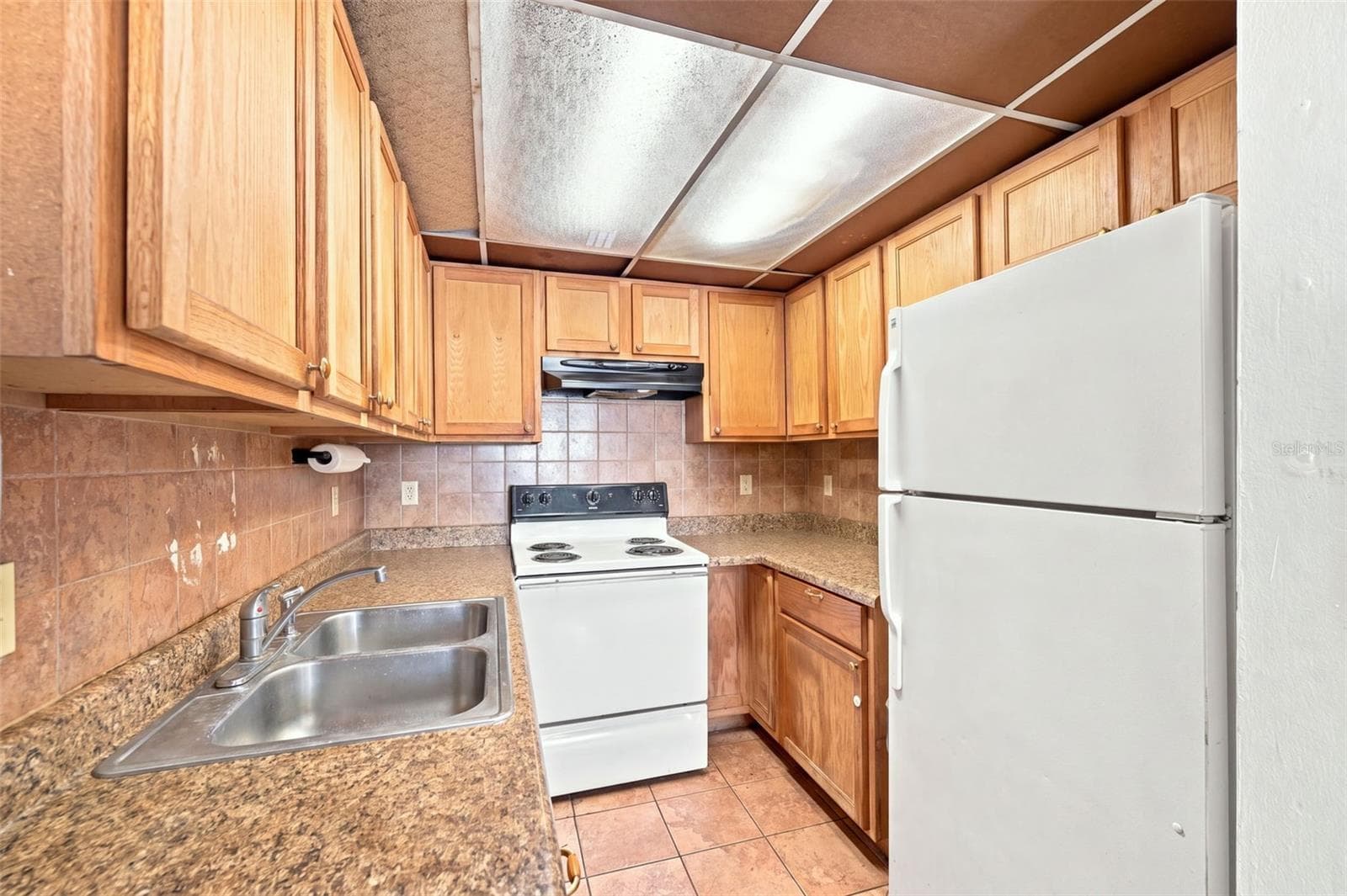 Kitchen - 5709 TOWNHOUSE DR, NEW PORT RICHEY