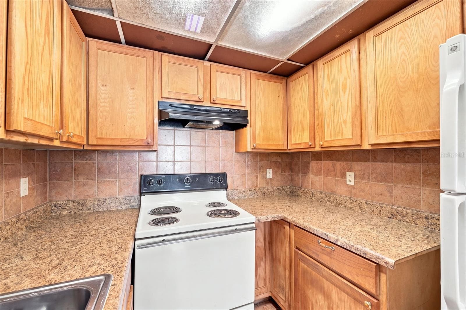 Kitchen - 5709 TOWNHOUSE DR, NEW PORT RICHEY