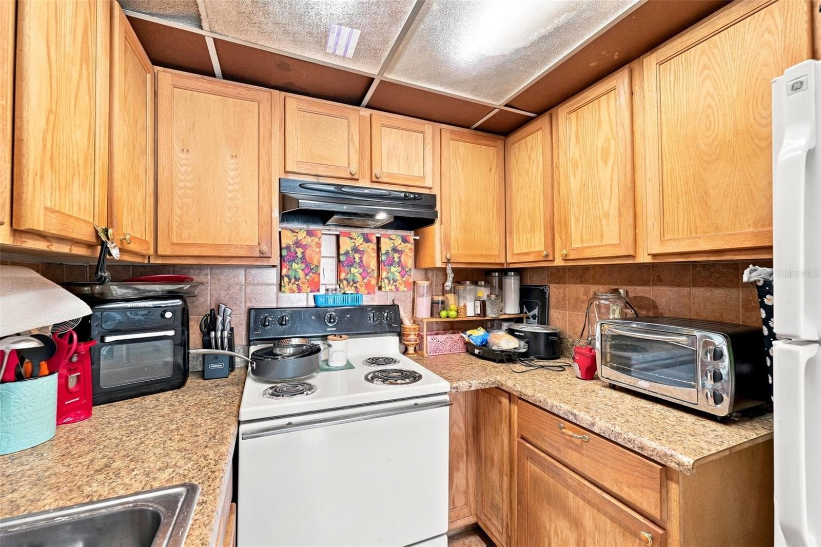 Kitchen - 5709 TOWNHOUSE DR, NEW PORT RICHEY