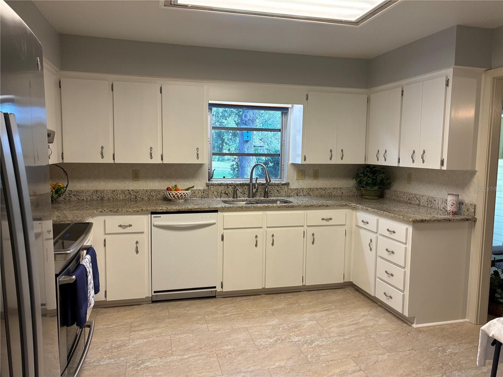 KITCHEN - 41 SPRING LN, HAINES CITY
