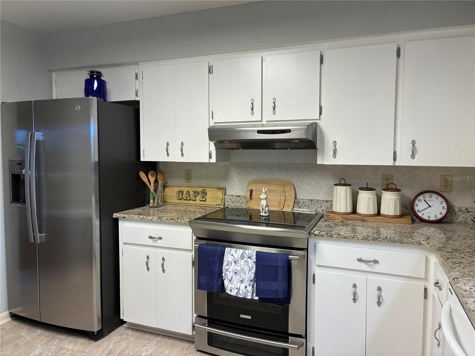 KITCHEN - 41 SPRING LN, HAINES CITY