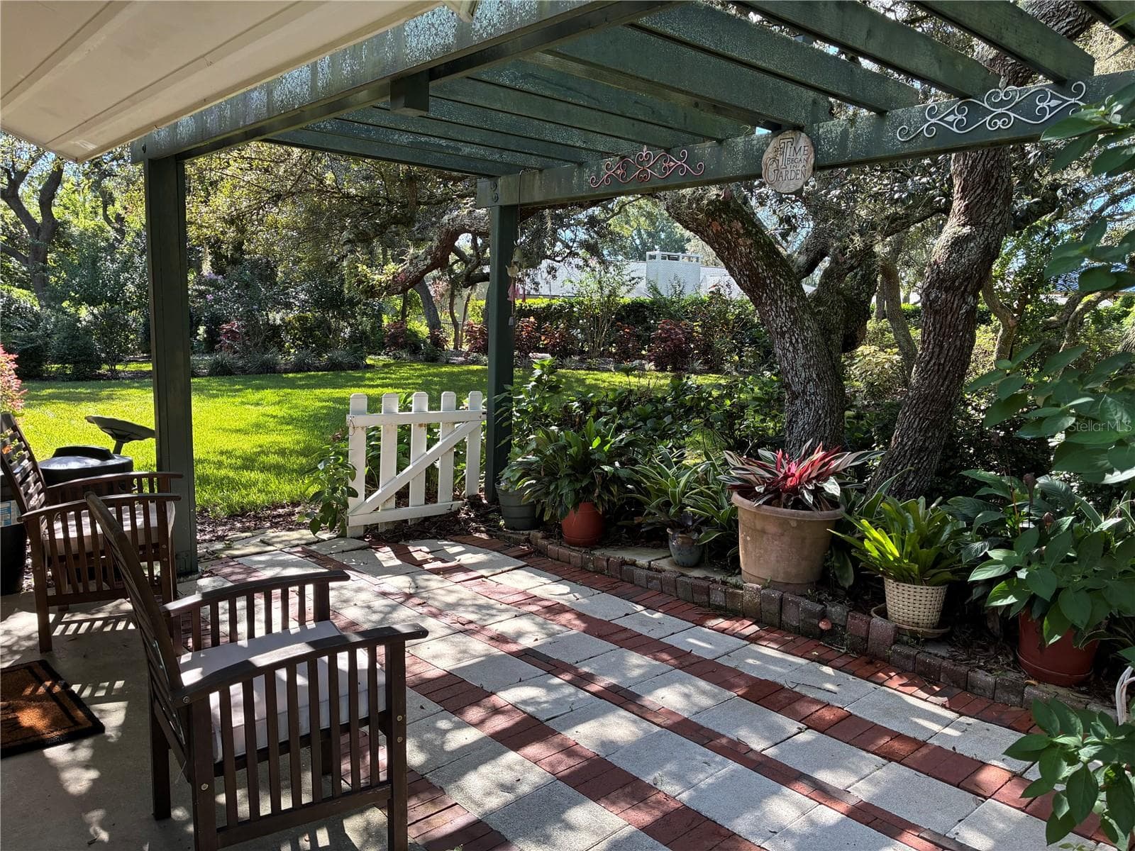 OUTDOOR PATIO - 41 SPRING LN, HAINES CITY