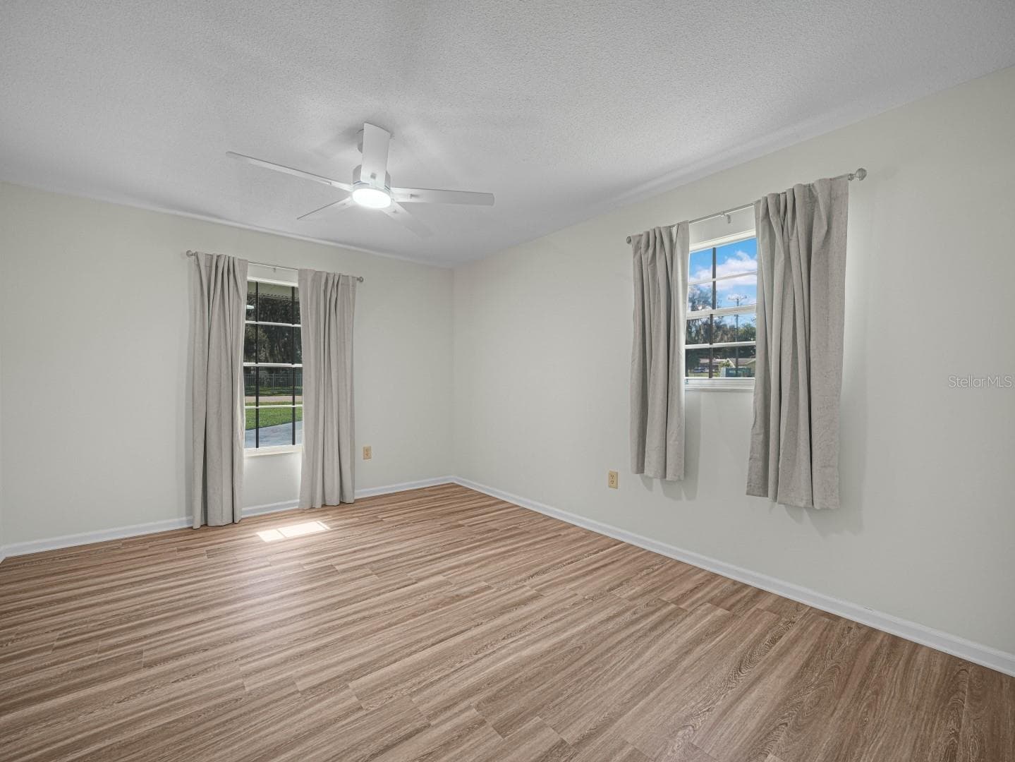 Single Family Residence at 619 LAKE BLUE DR, LAKE PLACID, photo 9 of 47