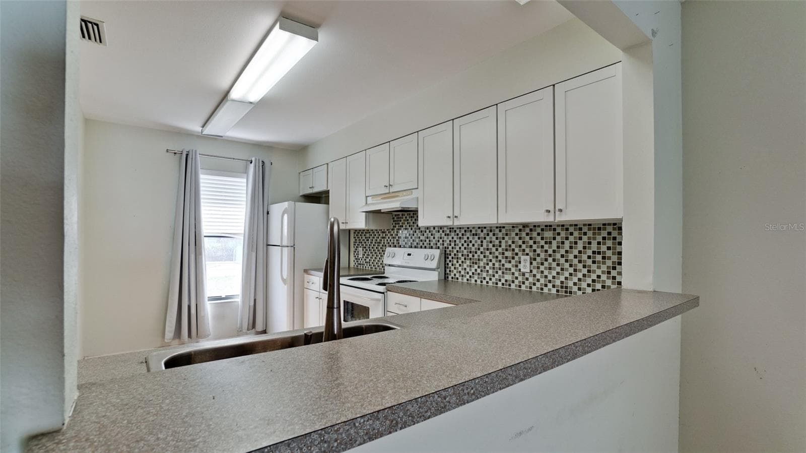 Condominium at 6019 27TH ST W #6019, BRADENTON, photo 2 of 17