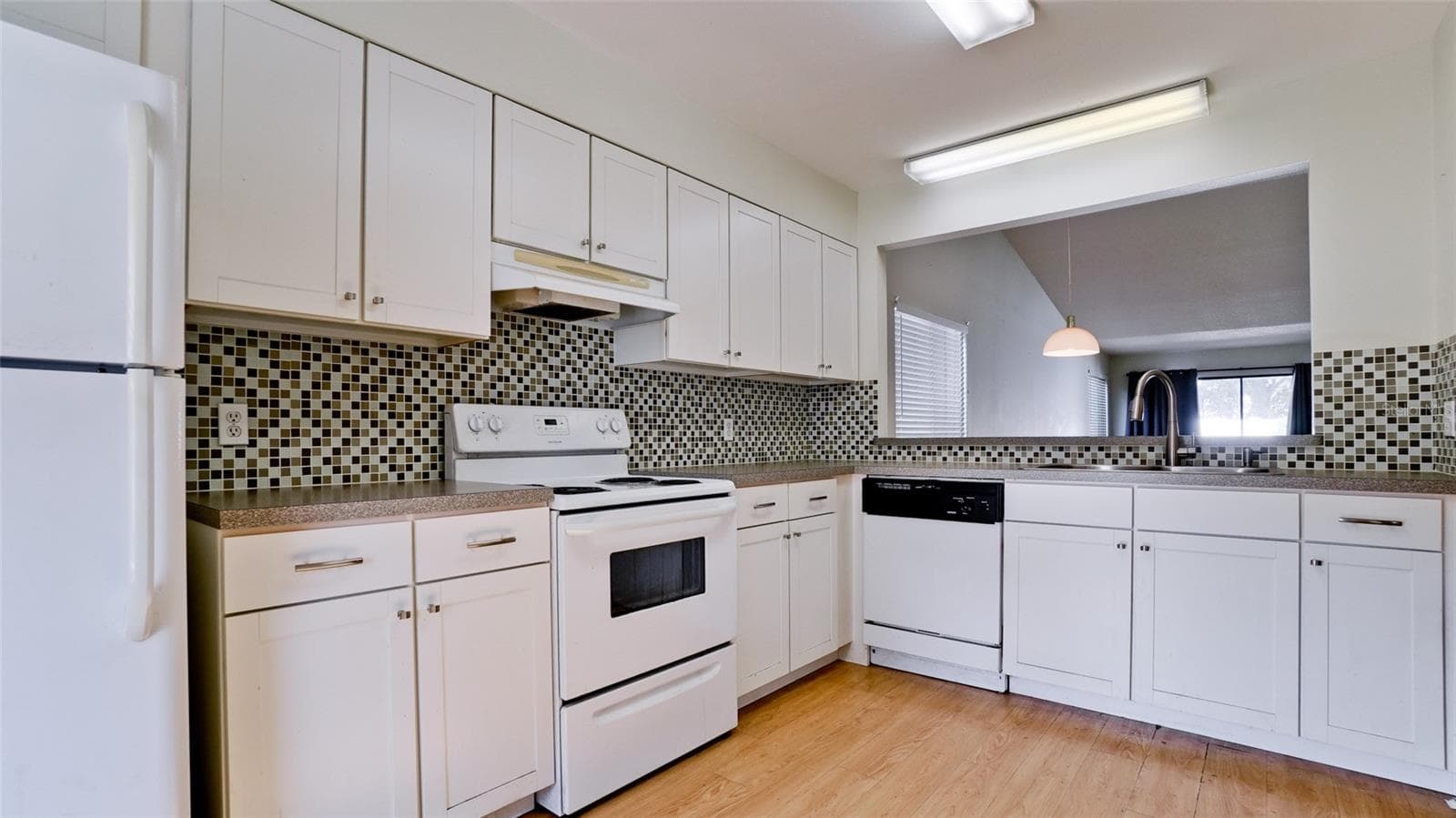 Condominium at 6019 27TH ST W #6019, BRADENTON, photo 4 of 17